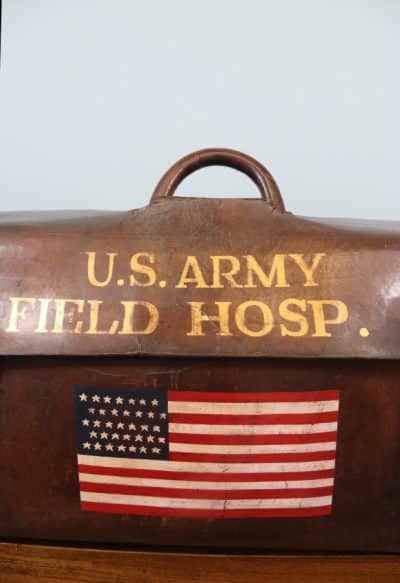 A wonderful antique leather Gladstone style doctors bag - Image 2