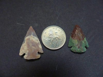 Two Neolithic Flint Arrowheads, possibly reproductions (5077) Ancient arrow Antique Collectibles 8
