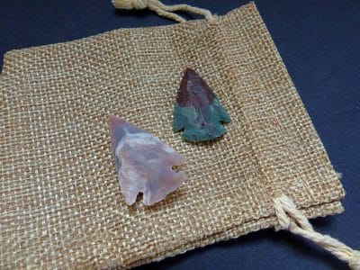Two Neolithic Flint Arrowheads, possibly reproductions (5077) Ancient arrow Antique Collectibles 9