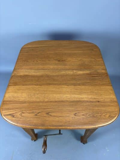 Arts & Crafts Extending Oak Dining Table c1900