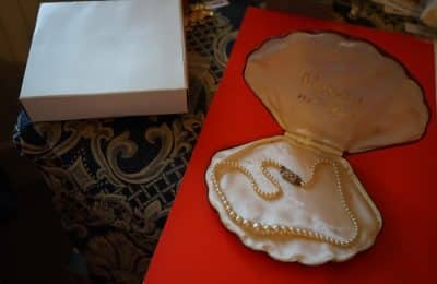Vintage 17″ Pearl Graduated Pearl Necklace & Oyster Shell Box Boxed Pearl Necklaces Antique Jewellery 3