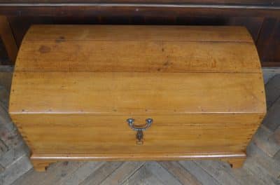 Victorian Dome Top Oak Storage / Blanket Box SAI3200 Antique Coffers 16