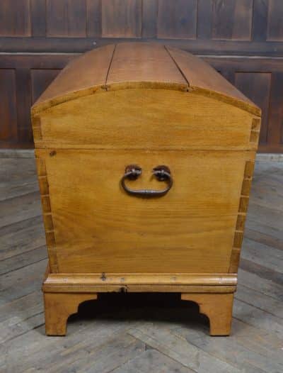 Victorian Dome Top Oak Storage / Blanket Box SAI3200 Antique Coffers 15