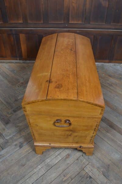 Victorian Dome Top Oak Storage / Blanket Box SAI3200 Antique Coffers 9