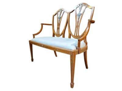 An elegant Sheraton Revival Settee - Image 3