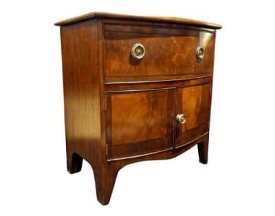 Mahogany Bowfront Bedside Cabinet c1820 - Image 2
