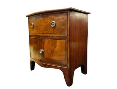 Mahogany Bowfront Bedside Cabinet c1820 - Image 3