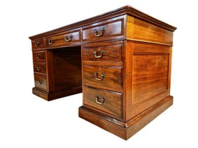 Victorian Mahogany Pedestal Desk - Image 3