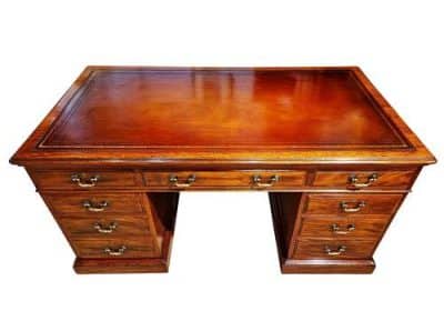 Victorian Mahogany Pedestal Desk - Image 5