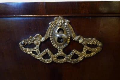 19thC Mahogany Corner Cupboard - Image 3
