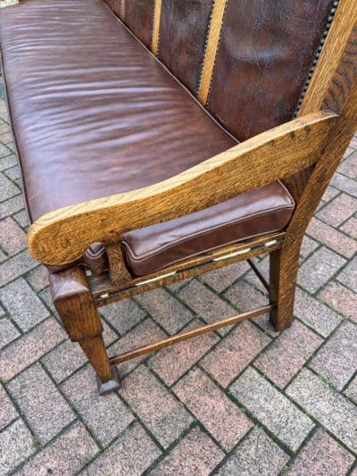 Arts & Crafts Oak and Leather Settle - Image 11