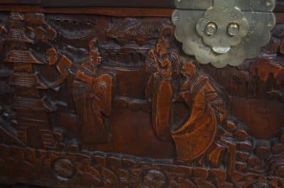 Oriental Camphor Wood Blanket / Storage Box SAI3232 - Image 5