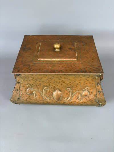 Arts & Crafts Coal Scuttle c1900 Coal Scuttle Antique Boxes 4