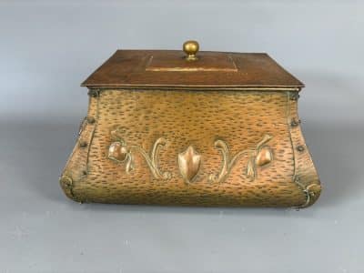 Arts & Crafts Coal Scuttle c1900 Coal Scuttle Antique Boxes 3