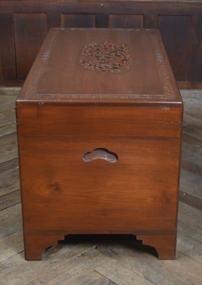 Chinese Camphor Wood Blanket / Storage Box SAI3276 - Image 6