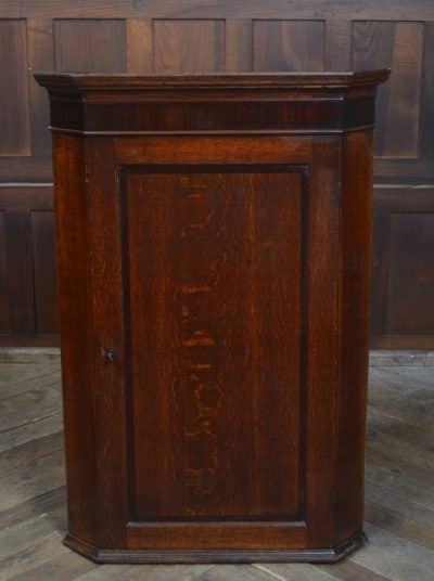 Georgian Oak Corner Cabinet SAI3281
