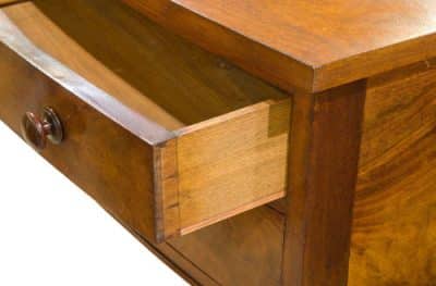 Fine quality Mahogany Bow-Fronted Dressing Table - Image 7