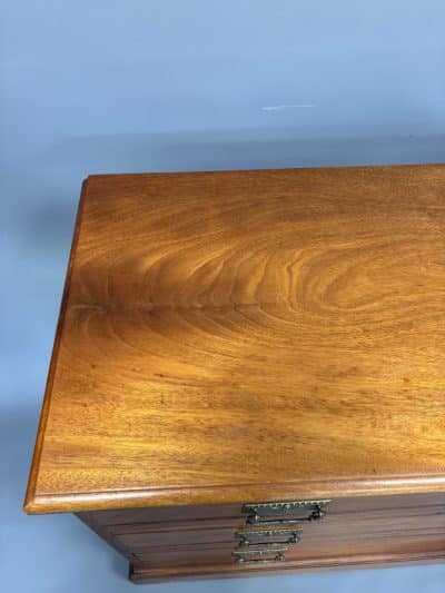 Arts & Crafts Chest of Drawers - Image 3