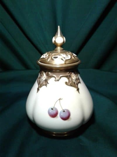 Sold Worcester fallen fruits pot pourri by William Roberts - Image 2
