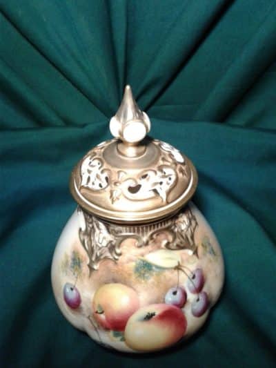 Sold Worcester fallen fruits pot pourri by William Roberts - Image 3