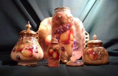 Sold Worcester fallen fruits pot pourri by William Roberts - Image 5