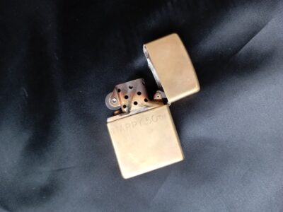 A ‘ZIPPO’ LIGHTER 1940’s MADE in the USA. of BRASS–I BELIEVE A RARE ITEM. Antique Collectibles 6