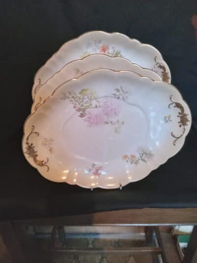 A sit of 3 DOULTON BURSLEM (c1880) GRADUATED MEAT PLATES. Antique Ceramics 3