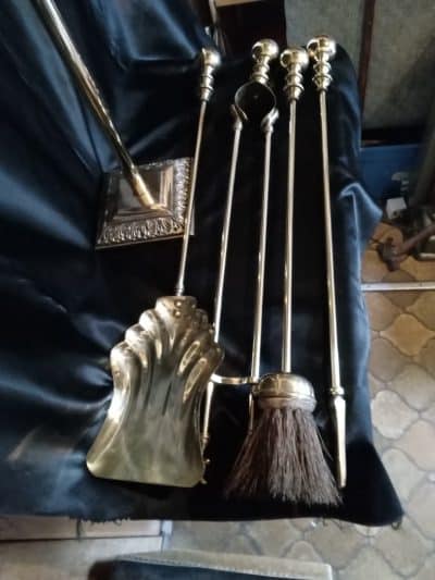 A VICTORIAN (1880's) SOLID BRASS COMPANION SET.  FIRESIDE DECOR. - Image 6