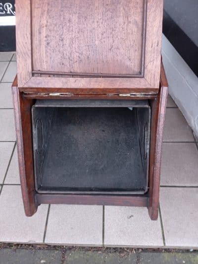 AN ITALIAN, HEAVILY CARVED COAL BOX. Antique Boxes 4