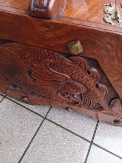 AN ITALIAN, HEAVILY CARVED COAL BOX. - Image 4