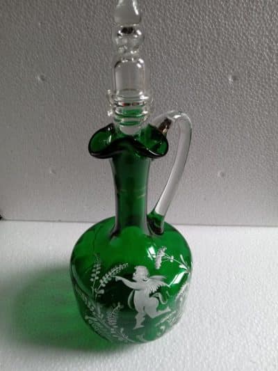 GREEN GLASS DECANTER 28cm tall (incl. Stopper) MARY GREGORY STYLE. Antique Glassware 3