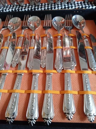 A 12 PIECE SETTING OF CUTLERY--LOOK AT THE PRICE! - Image 3