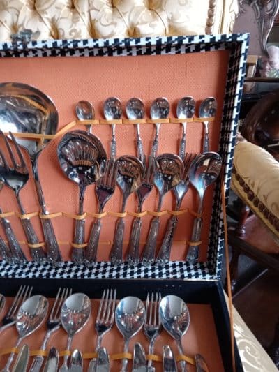 A 12 PIECE SETTING OF CUTLERY–LOOK AT THE PRICE! Miscellaneous 7