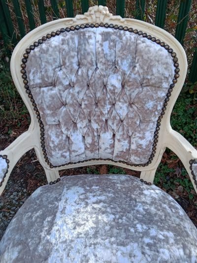 NICE CHAIR. for Bedroom or Ladies Hairdressers or Beauty Salon.   Louis Phillipe Style. 20th Century - Image 2