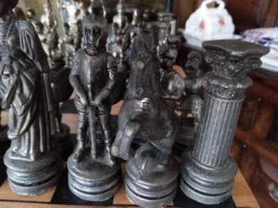 A LARGE and HEAVY CAST ITALIAN CHESS SET.  Roman Style.( see description) Antique Collectibles 7