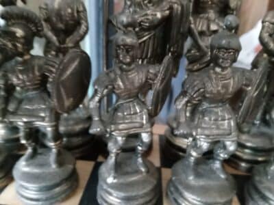 A LARGE and HEAVY CAST ITALIAN CHESS SET.  Roman Style.( see description) Antique Collectibles 9
