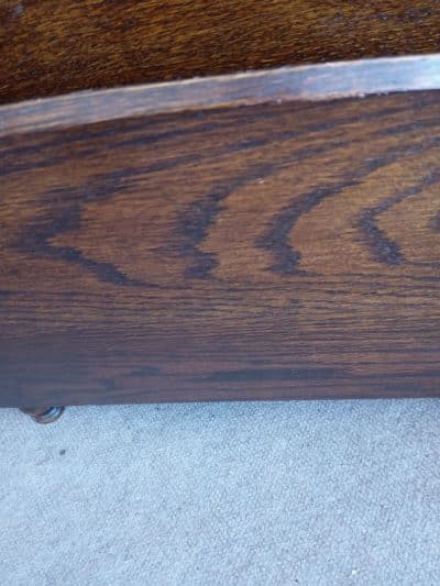 A HEAVY OAK MAGAZINE/NEWSPAPER RACK 1930's. - Image 2