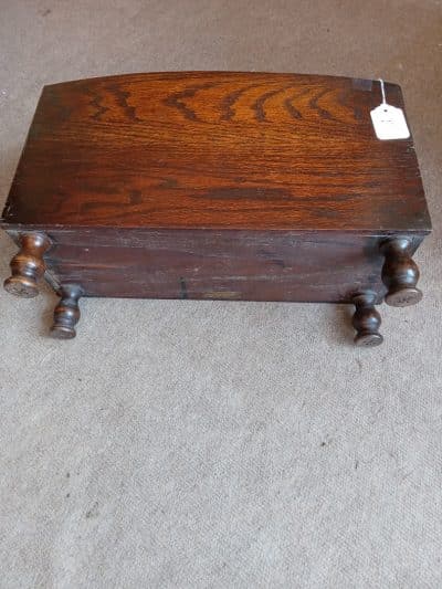 A HEAVY OAK MAGAZINE/NEWSPAPER RACK 1930's. - Image 4