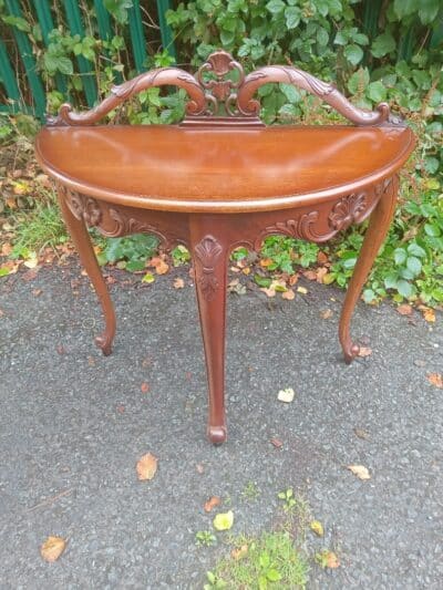 A DEMI-LUNE SIDE TABLE. tables Antique Furniture 3