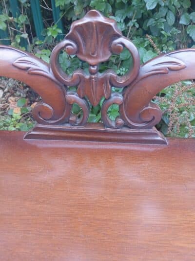 A DEMI-LUNE SIDE TABLE. - Image 5