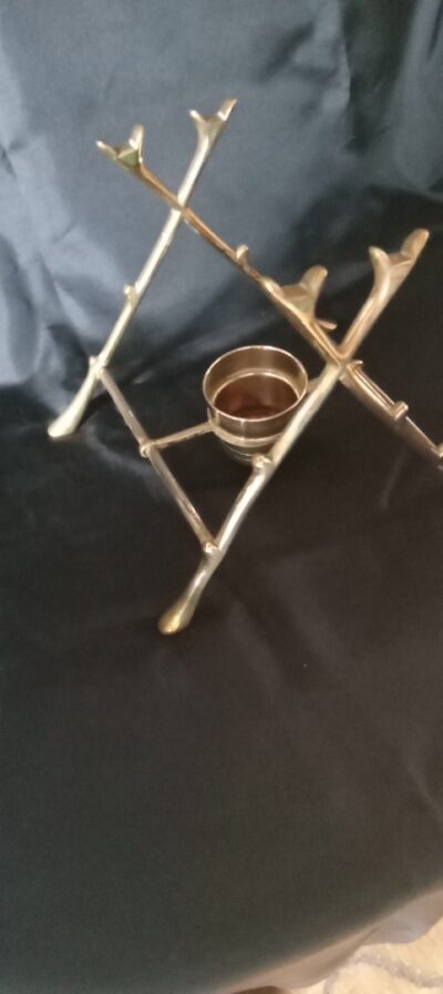 VICTORIAN BRASS EMBOSSED SPIRIT KETTLE. - Image 5