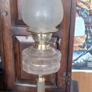 BRASS COLUMN VICTORIAN OIL LAMP Bedroom Antiques