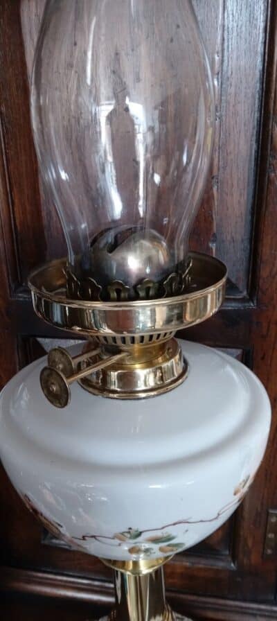 A BRASS COLUMN VICTORIAN OIL LAMP with CERAMIC RESERVOIR. (1870/80'S) - Image 2