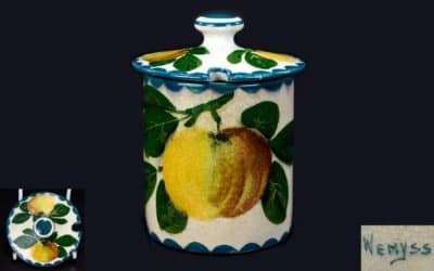 Wemyss pottery. Small Lidded Preserve Pot