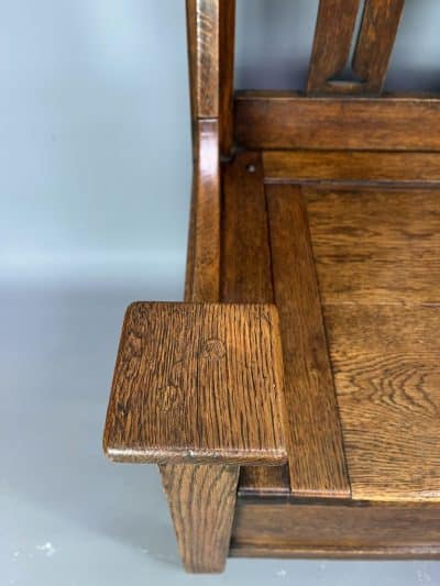 Arts & Crafts Carved Oak Settle c1910 - Image 4