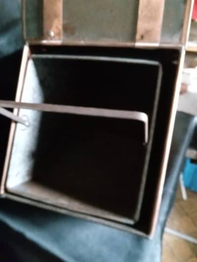 A Lovely1930's Copper Coal Scuttle together with Shovel attached. Polished well! - Image 2