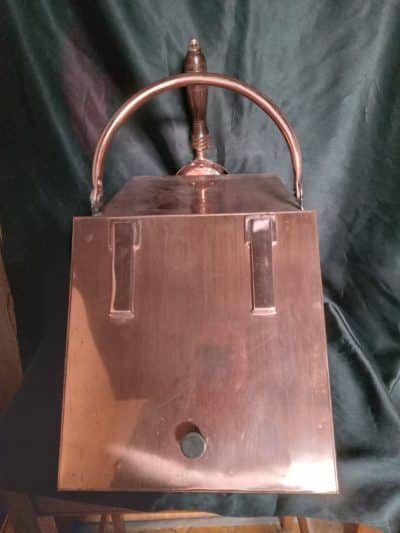 A Lovely1930's Copper Coal Scuttle together with Shovel attached. Polished well! - Image 4