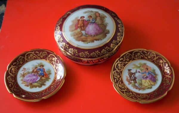 SALE – A Large Limoges Fragonar Trinket Box & two Miniature Plates – Collectable / Ideal Gift Antique Royal Crown Derby Antique Ceramics 3