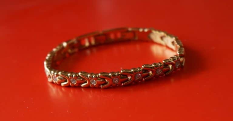 A Beautiful Gold Plated Rhinestone Bracelet – Gift