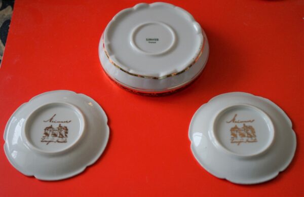 SALE – A Large Limoges Fragonar Trinket Box & two Miniature Plates – Collectable / Ideal Gift Antique Royal Crown Derby Antique Ceramics 5
